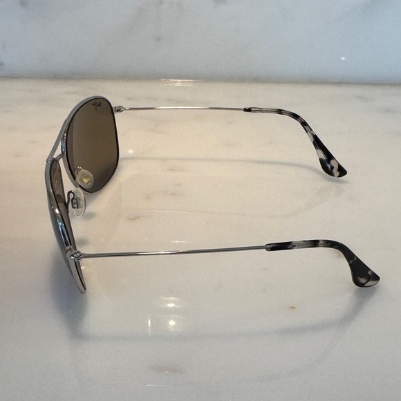 Maui Jim Silver Aviator Sunglasses with Blue Mirror Lenses and Brown Case - Picture 4 of 5